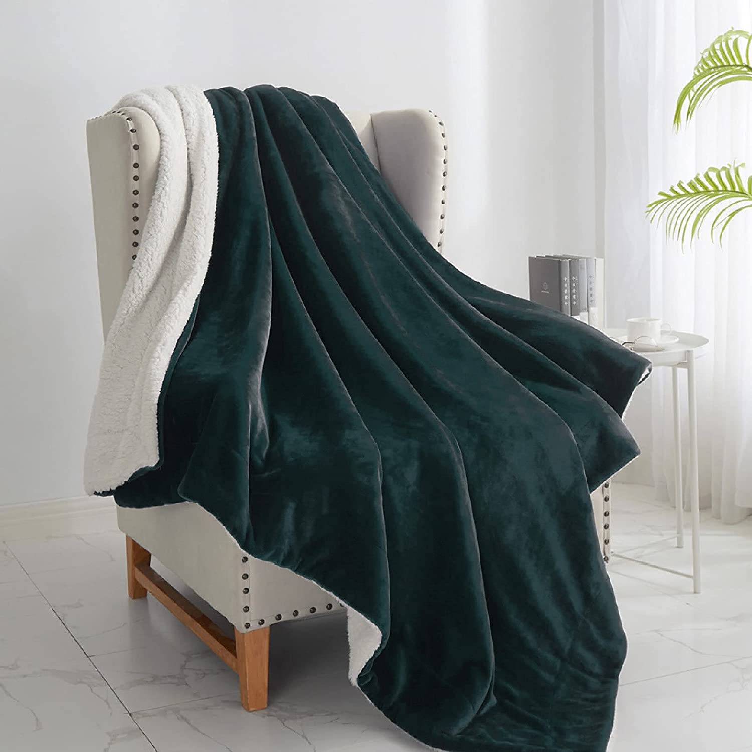 Walensee Sherpa and Fleece Reversable Blanket