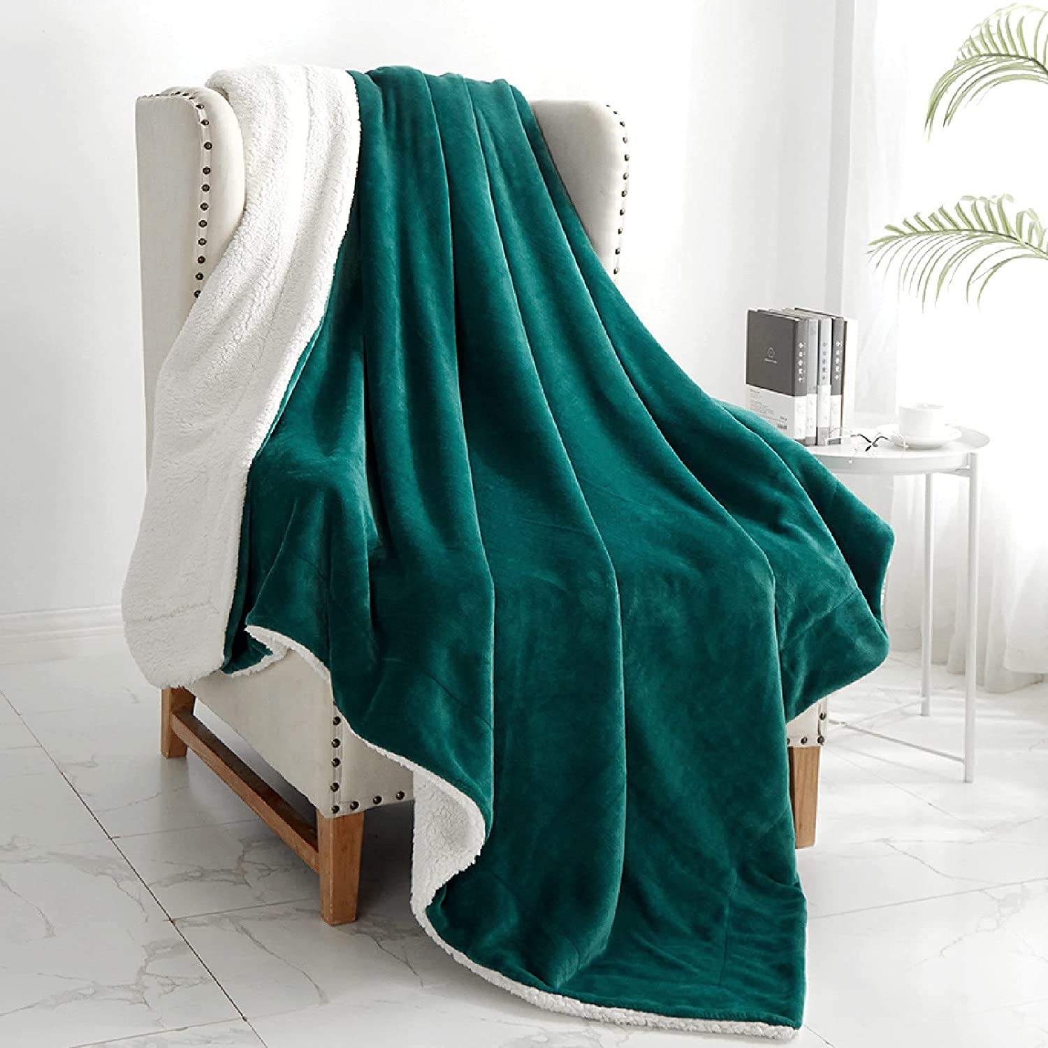 Walensee Sherpa and Fleece Reversable Blanket